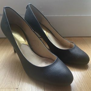 Michael Kors Navy Blue Matte Pumps/Heels